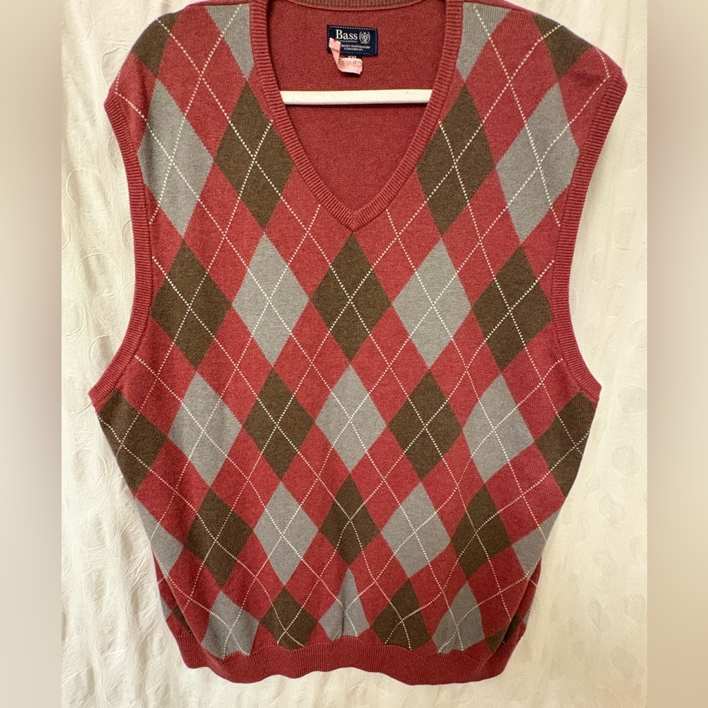 Bass sweater vest in Argyle. Size XXL.